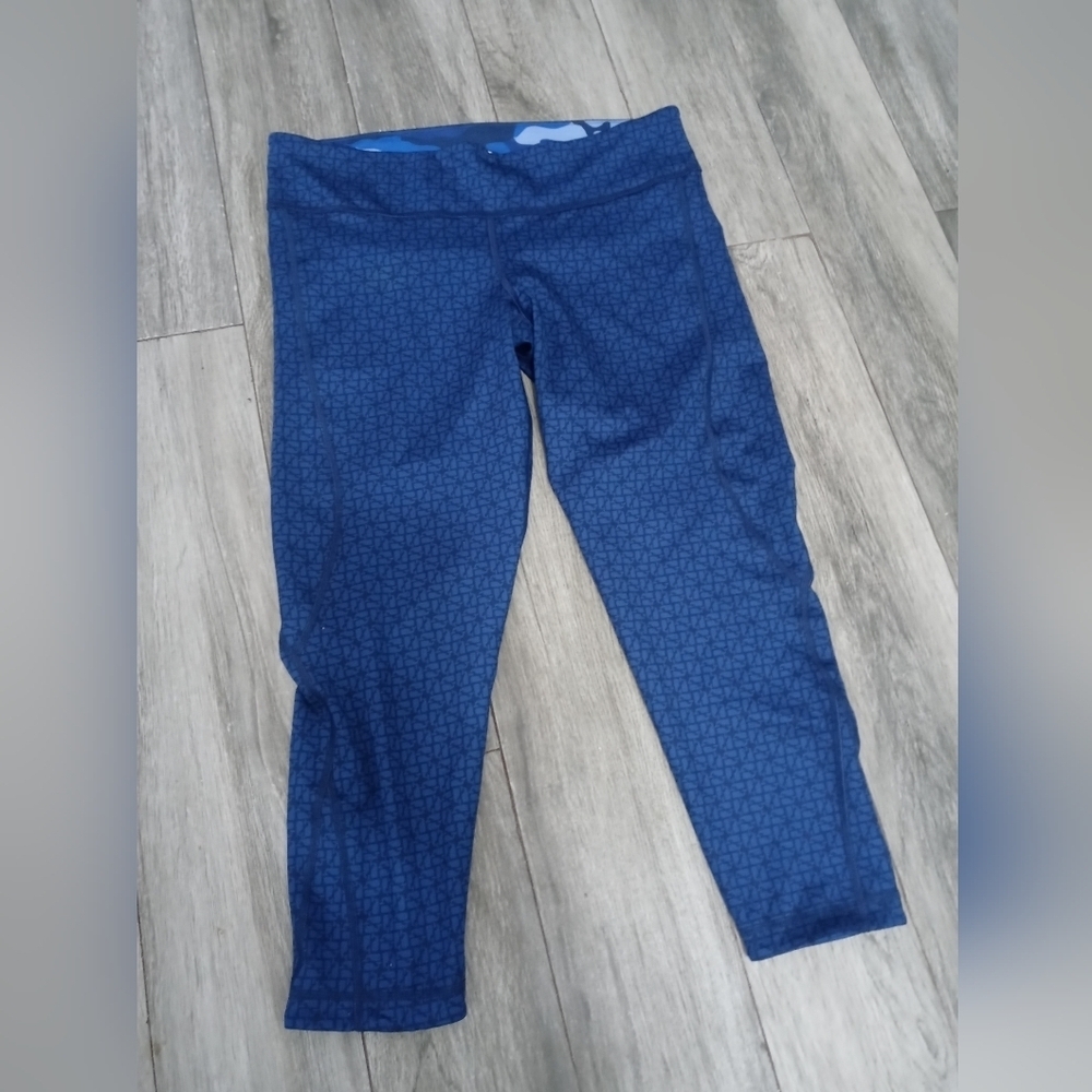 Vineyard Vines Performance Women's Blue All over Whale print Athletic leggings